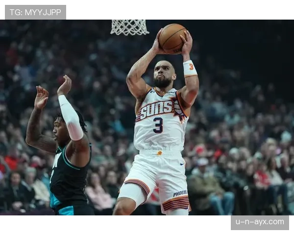 朱利叶斯·兰德尔多次挡拆拉开空间提升得分效率明显优于上赛季